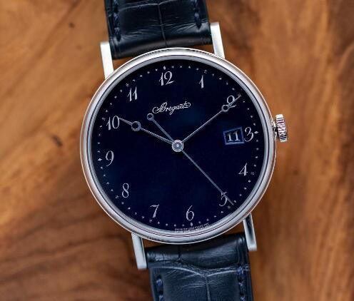 The concise Breguet presents the extremely elegance.